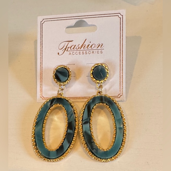 Gold and Green Earrings - Picture 1 of 2